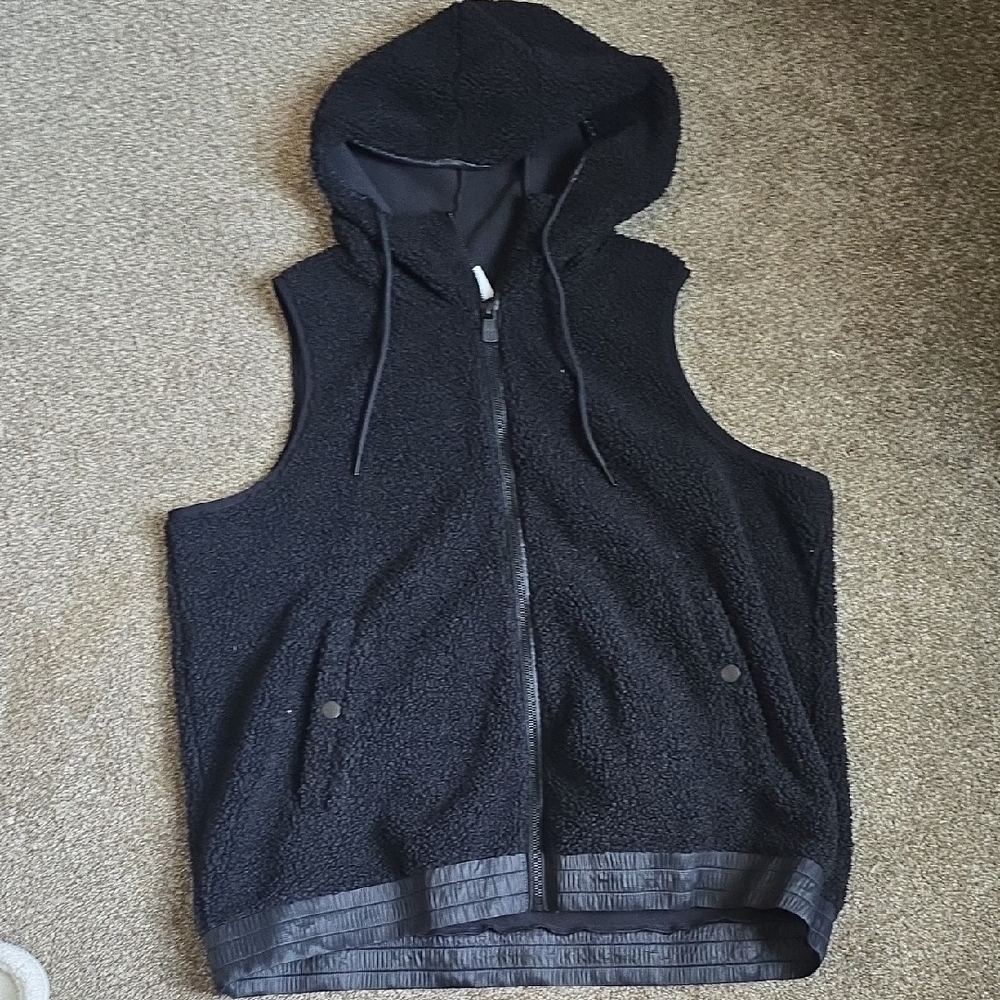 Avia Black Textured Vest